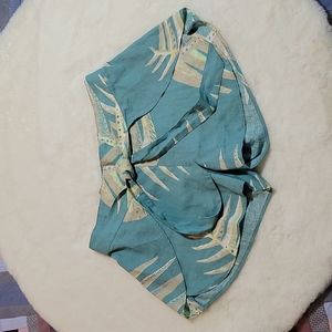 NWT Patagonia Palms Of My Heart Dam Blue Tropical Hemp Blend Summer Wrap Shorts